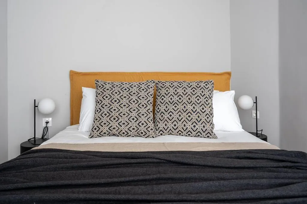 Your Cosy Perch In The Heart Of The Athenian Buzz-1